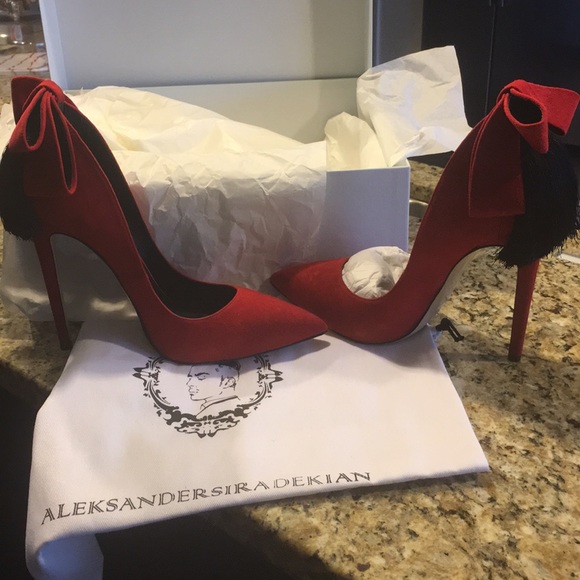 Aleksander Siradekian Izo Bow - Picture 7 of 8